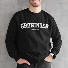 Afbeelding in Gallery-weergave laden, Groningen City Sweater zwart draagjestad